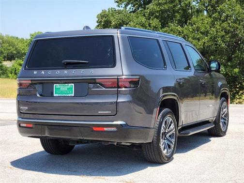 Photo 4 of 32 of 2022 Jeep Wagoneer Series III 4x2