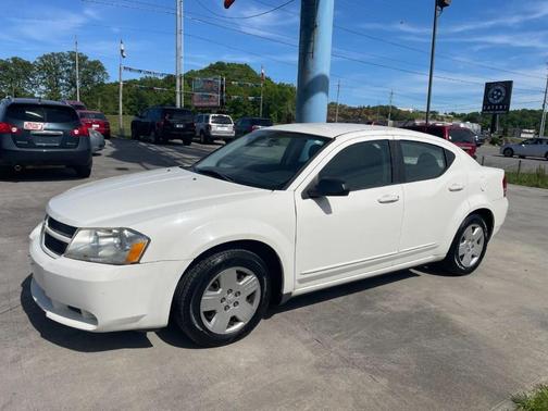 Photo 2 of 8 of 2009 Dodge Avenger SE