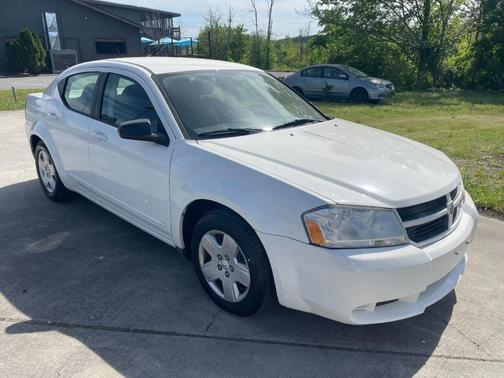 Photo 3 of 8 of 2009 Dodge Avenger SE