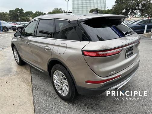 Photo 5 of 21 of 2021 Lincoln Corsair Standard