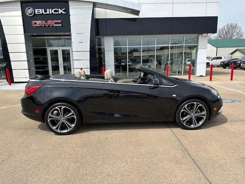 Photo 3 of 25 of 2018 Buick Cascada Premium