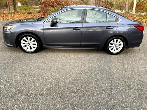 Photo 4 of 32 of 2016 Subaru Legacy 2.5i Premium