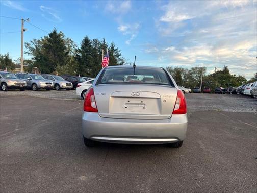 Photo 4 of 23 of 2011 Hyundai Accent GLS