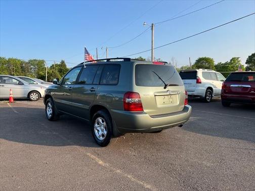 Photo 2 of 26 of 2004 Toyota Highlander Base