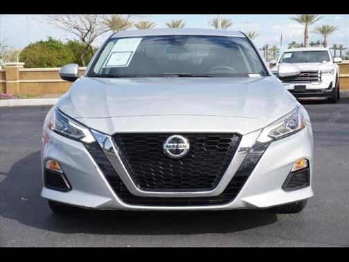 Photo 5 of 30 of 2021 Nissan Altima 2.5 SV