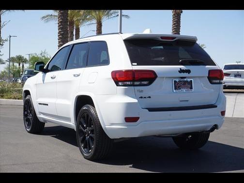 Photo 3 of 28 of 2021 Jeep Grand Cherokee Laredo X
