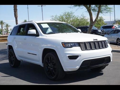 Photo 4 of 28 of 2021 Jeep Grand Cherokee Laredo X