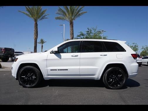 Photo 2 of 28 of 2021 Jeep Grand Cherokee Laredo X