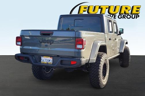Photo 5 of 25 of 2022 Jeep Gladiator Sport