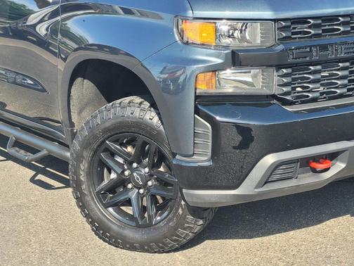 Photo 3 of 25 of 2020 Chevrolet Silverado 1500 Custom Trail Boss