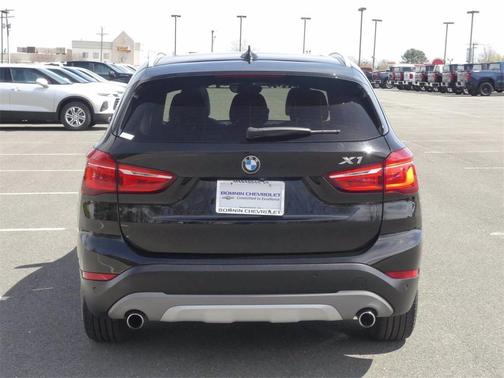 Photo 5 of 28 of 2017 BMW X1 xDrive 28i