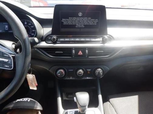 Photo 5 of 6 of 2021 Kia Forte LXS