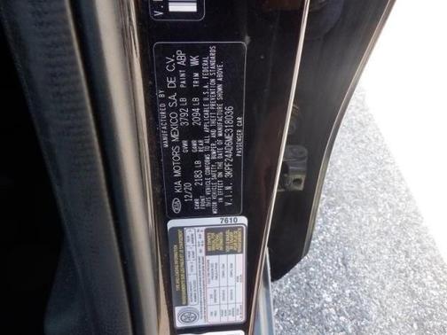 Photo 4 of 6 of 2021 Kia Forte LXS