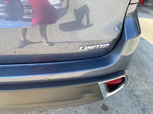 Photo 5 of 25 of 2019 Toyota Highlander Limited