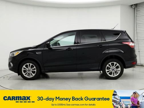 Photo 3 of 28 of 2017 Ford Escape SE
