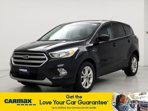 Photo 5 of 28 of 2017 Ford Escape SE