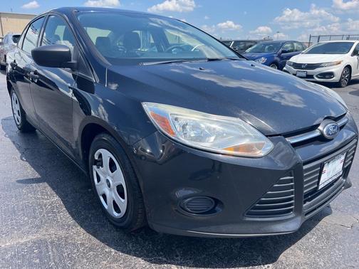 Photo 1 of 32 of 2013 Ford Focus S