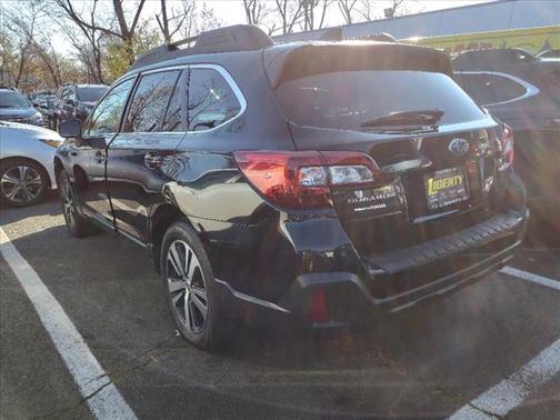 Photo 4 of 23 of 2018 Subaru Outback 2.5i Limited
