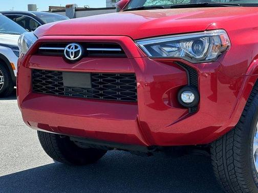 Photo 5 of 35 of 2022 Toyota 4Runner SR5 Premium