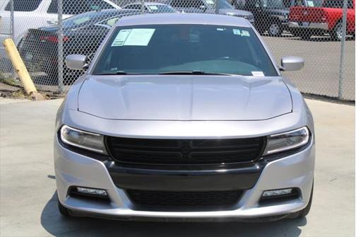 Photo 2 of 35 of 2018 Dodge Charger R/T