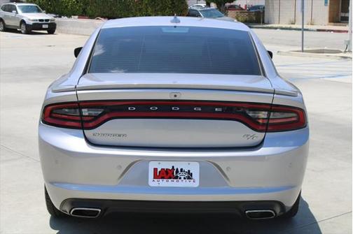 Photo 5 of 35 of 2018 Dodge Charger R/T