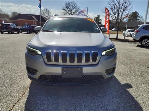 Photo 3 of 20 of 2020 Jeep Cherokee Latitude