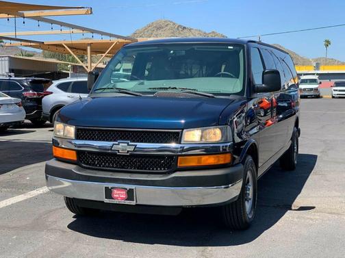Photo 4 of 62 of 2013 Chevrolet Express 3500 LT