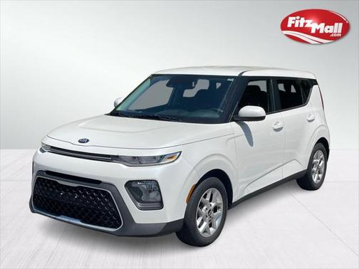 Photo 3 of 11 of 2020 Kia Soul S