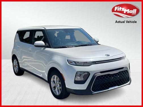 Photo 1 of 11 of 2020 Kia Soul S