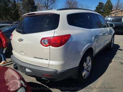 Photo 4 of 15 of 2012 Chevrolet Traverse LTZ