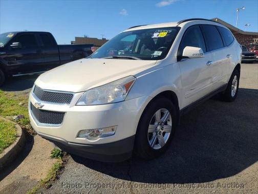 Photo 1 of 15 of 2012 Chevrolet Traverse LT