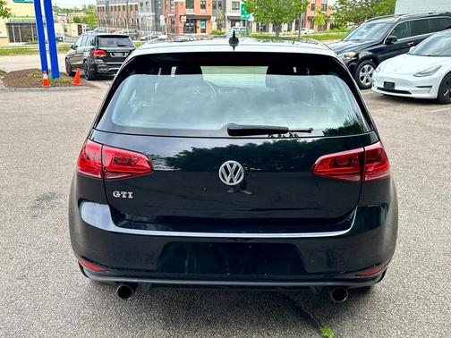 Photo 4 of 24 of 2017 Volkswagen Golf GTI S 4-Door