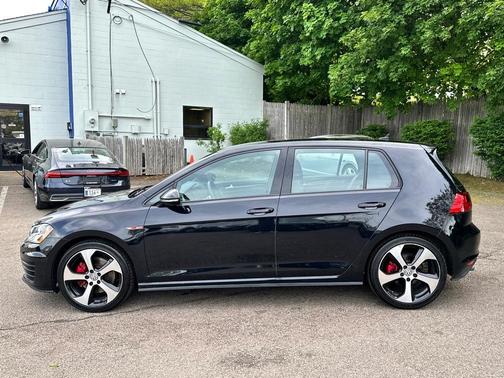 Photo 2 of 24 of 2017 Volkswagen Golf GTI S 4-Door