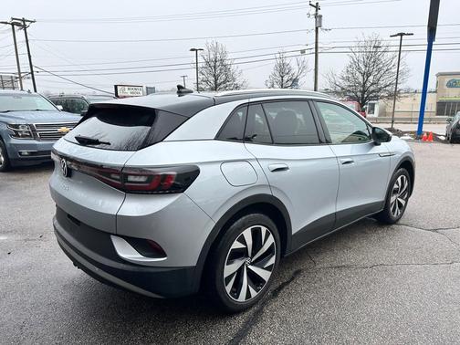 Photo 5 of 29 of 2021 Volkswagen ID.4 Pro S