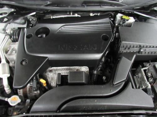 Photo 5 of 23 of 2018 Nissan Altima 2.5 SV