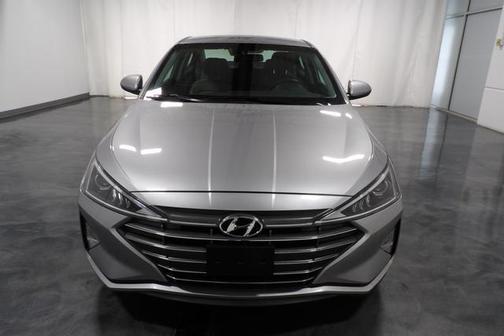 Photo 2 of 21 of 2020 Hyundai Elantra Limited