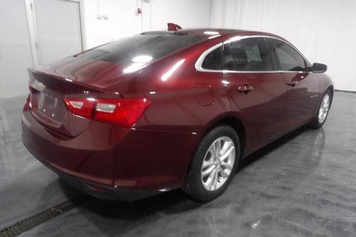 Photo 4 of 23 of 2016 Chevrolet Malibu 1LT