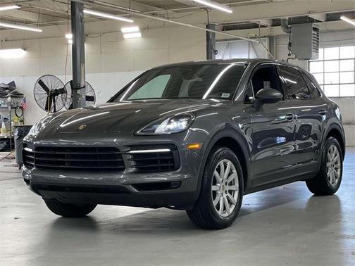 Photo 2 of 31 of 2022 Porsche Cayenne Base