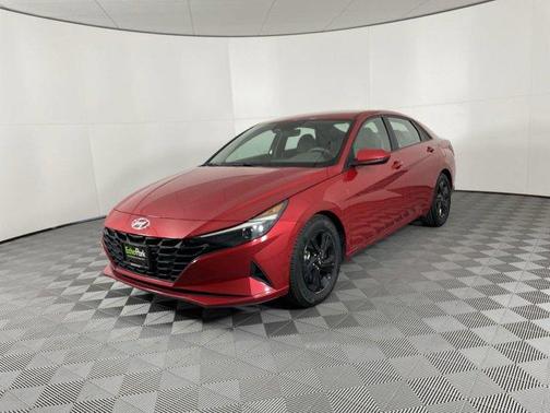 Photo 3 of 27 of 2021 Hyundai Elantra SEL