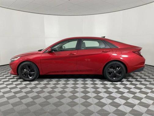 Photo 4 of 27 of 2021 Hyundai Elantra SEL