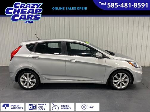 Photo 1 of 16 of 2013 Hyundai Accent SE
