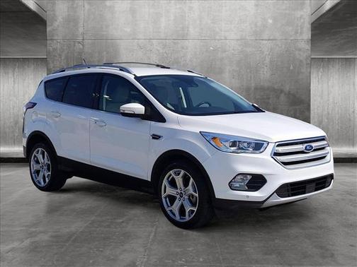 Photo 3 of 26 of 2018 Ford Escape Titanium