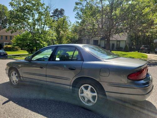 Photo 3 of 20 of 2004 Buick Regal LS