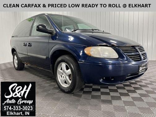 Photo 1 of 44 of 2005 Dodge Caravan SXT