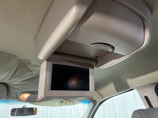 Photo 5 of 44 of 2005 Dodge Caravan SXT