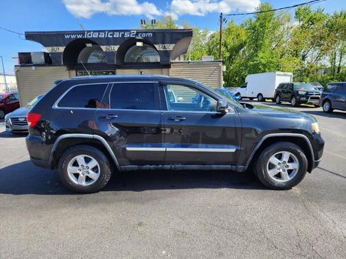 Photo 4 of 48 of 2011 Jeep Grand Cherokee Laredo