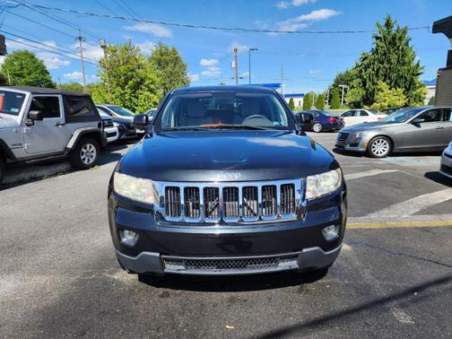 Photo 2 of 48 of 2011 Jeep Grand Cherokee Laredo
