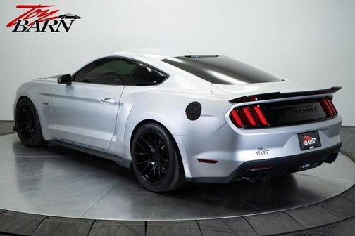 Photo 3 of 47 of 2017 Ford Mustang GT Premium