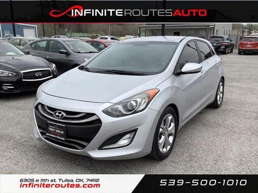 Photo 1 of 23 of 2015 Hyundai Elantra GT Base