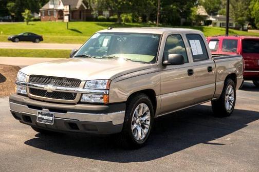 Photo 4 of 22 of 2005 Chevrolet Silverado 1500 LS Crew Cab